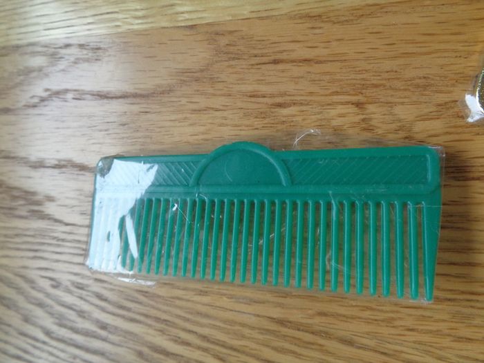 Hair Combs  x 6 for Sale
