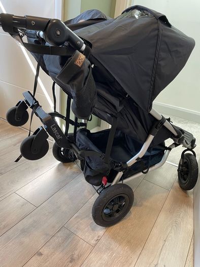 Mountain buggy duet with newborn carry cot and buggy board, complete set for 3 children