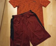 Under Armour T-shirt & Shorts Set ((Adult S))