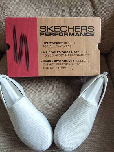 ladies Sketchers Slip On Trainers New With Box Machine Washable