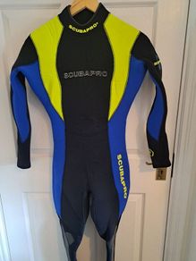 wetsuit