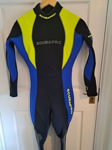 wetsuit