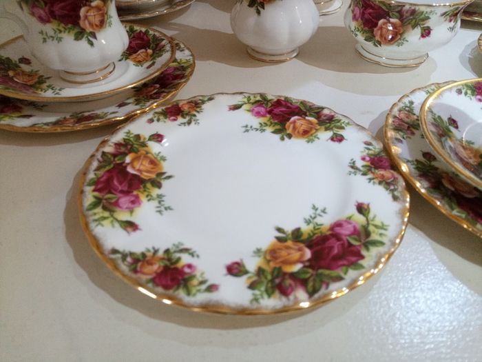 21 piece Coffee Set With Medium Coffee Pot Royal Albert Old Country Roses  For 6 Person Setting, Bone China