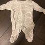 Newborn outfit bundle Image 8