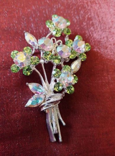 Gorgeous Vintage Brooch