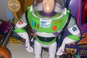 Ultimate action buzz lightyear