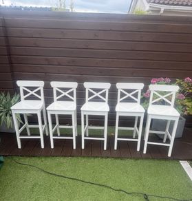 island chairs/ high stools