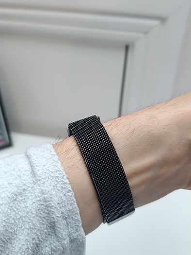 Fitbit Charge 6 + 3 Interchangeable Bands Bundle