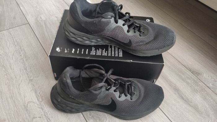 Nike trainers size UK8.5