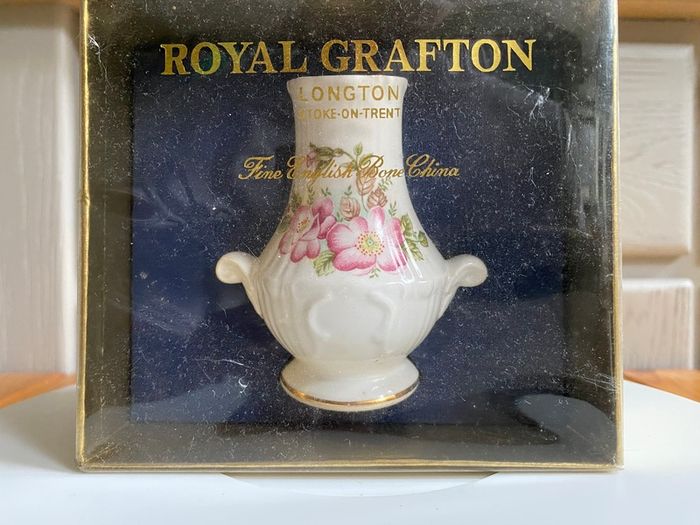 Vintage Royal Grafton Fine Bone China Small Vase - Pink Wild Rose