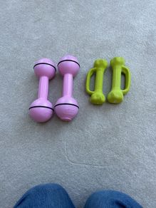 2 x sets of weights 1kg and 2.5lb