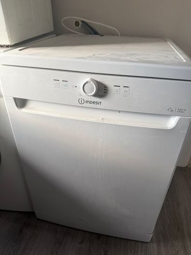 Indesit DFE 1B19 UK Freestanding Dishwasher