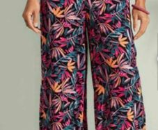 Wide leg trousers