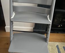 Grey stokke high chair