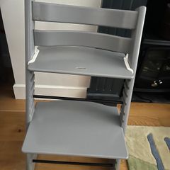 Grey stokke high chair