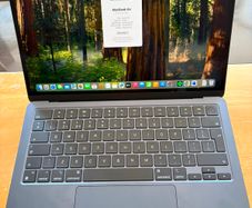 MacBook Air 13 inch M3 2024 16GB RAM Practically Brand new