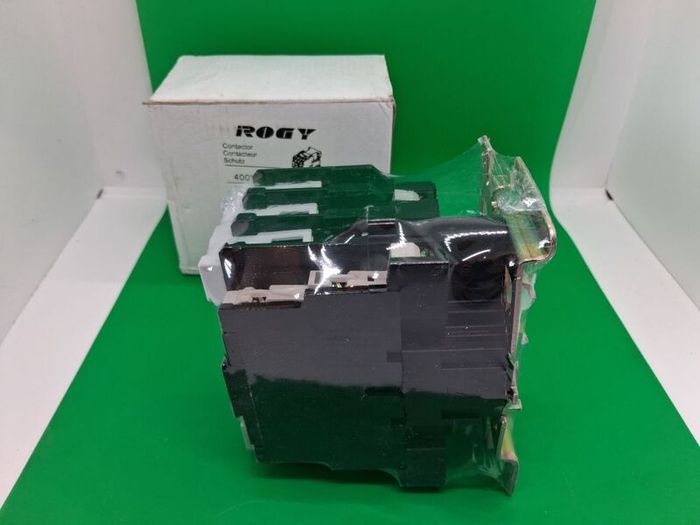 Postage - 4 Available - LC1 D5011 80A 600V 3P Telemecanique Contactor