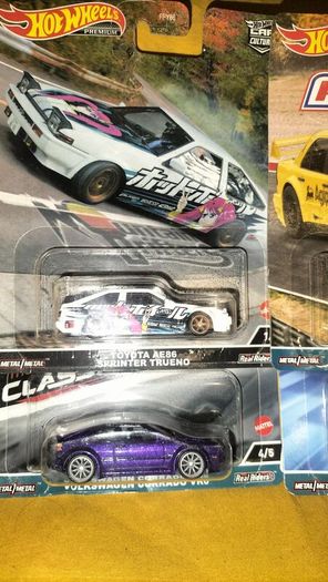 4 Hot Wheels Premium For Sale