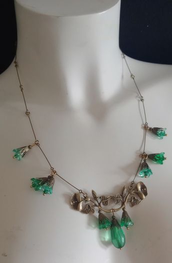 Art Deco Style Green Flora Bead Statement Necklace & Earrings
