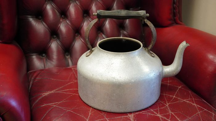 Vintage Castle Brand Nenagh Aluminium Kettle (10 Pint)