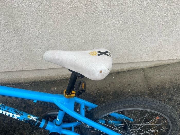 BMX style stunt bike