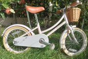 Girl bike 16 inch wheels