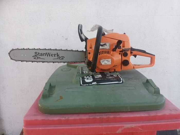 chainsaw