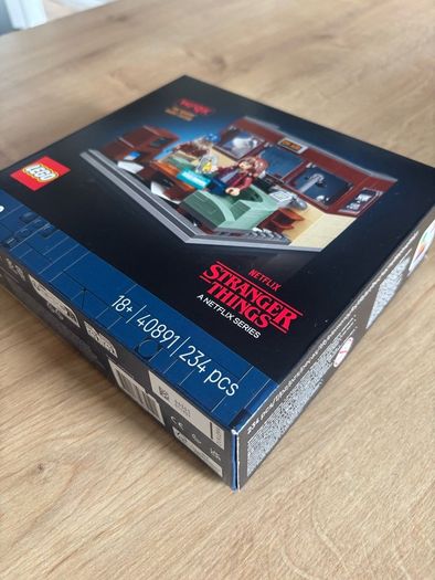 Lego Stranger Things WSQK The Squawk Radio Station 40891