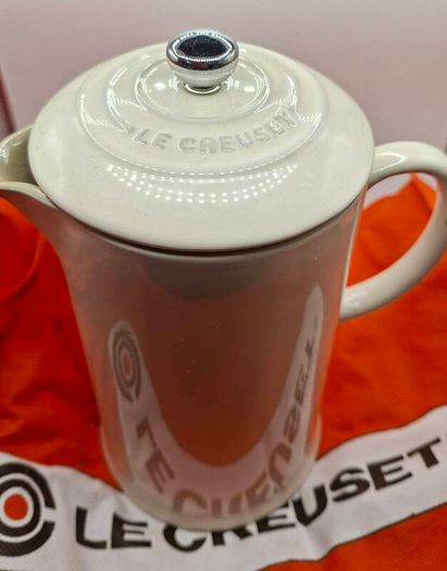 le creuset French press and heart ramekin