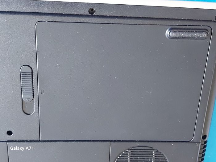 HP Pavilion zv6000, Windows XP, in excellent cosmetic condition, A Genuine real Blast from the past