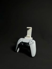 Phone mount for PS5 Controller