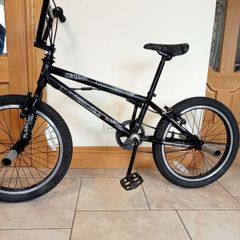 PLANET X Freestyler, with pegs Age 9/12 in great condition
