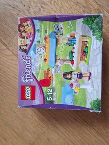 Lego Friends Emma's tourist kiosk (41098)