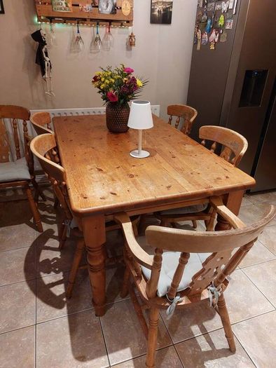 Kitchen Table & 6 Chairs