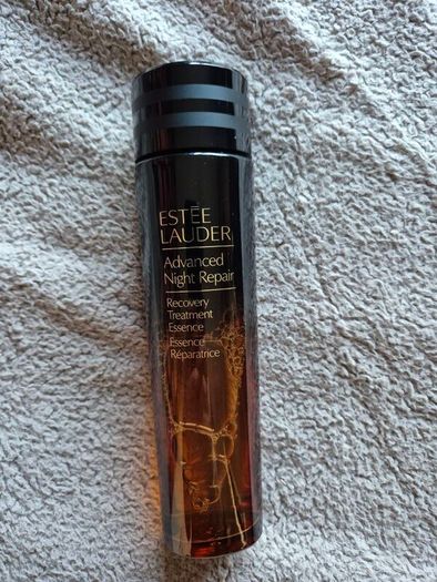Estee Lauder Essence