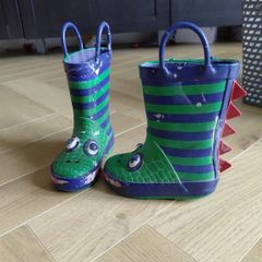 wellies