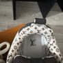 LV sneakers Image 4
