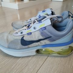 Mens nike trainers size 8. 2 pairs