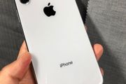 iPhone XS Max 64GB and 256GB