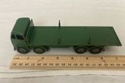 Dinky 905. Foden flatbed. Missing chains, otherwise great condition.