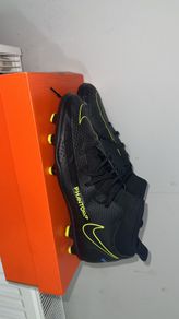Nike Phantom Football Boots/Shoes
