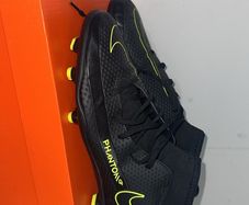 Nike Phantom Football Boots/Shoes