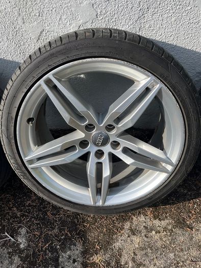 Audi S-Line genuine wheels 19 inch.