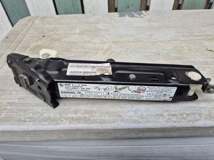 BMW original jack