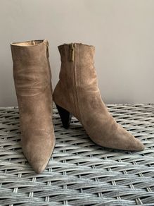 River Island Cream Suede Boots