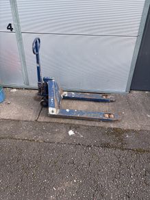 Pallet truck