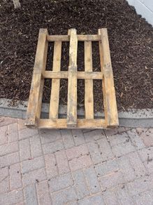 wooden pallet free