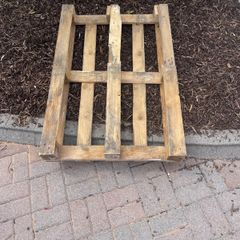 wooden pallet free