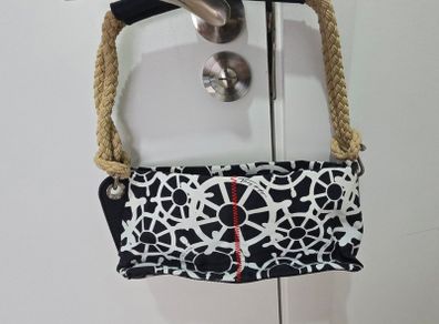 Tommy Hilfiger handbag with zip