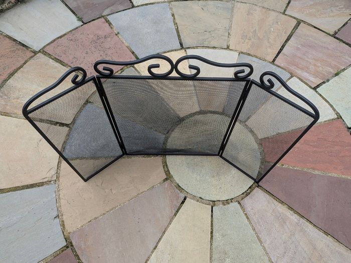 3 Panel Folding Fireplace Screen / Fire Guard - Black Metal Mesh